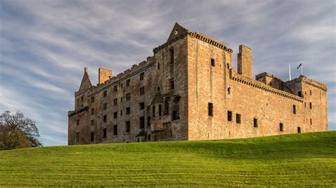 Linlithgow Palace - der stolze Prunkpalast der Stewarts