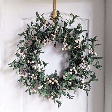 Mistletoe Wreath - Primrose & Plum