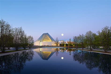 Ismaili Center in Toronto is topped with a stunning angular glass dome Ismaili Center Charles ...