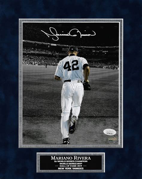 Mariano Rivera Autograph Photo Run On To Field Spotlight 11x14 - New ...