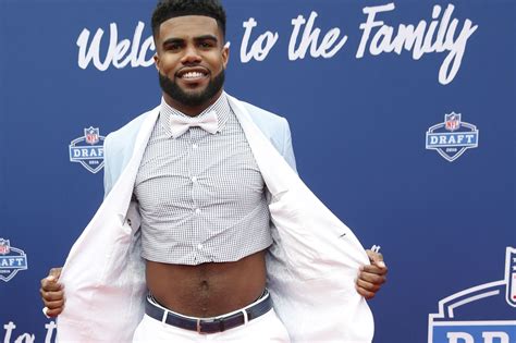 Ezekiel Elliott Wears Full Cowboys Uniform For First Time, Goes Full Crop Top - Daily Snark