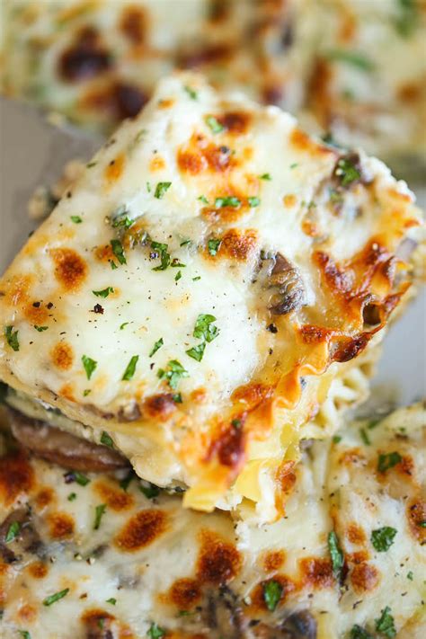 Creamy Spinach and Mushroom Lasagna - Damn Delicious