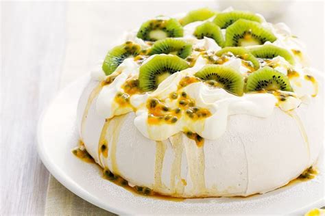 Kiwi passionfruit pavlova