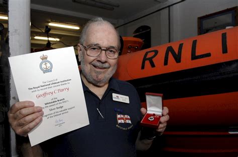 Geoff Parry deliverer of over 400 talks for Whitstable RNLI passes away | RNLI