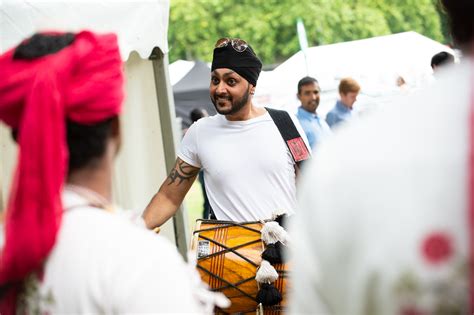 Dhol Drumming - Art Asia