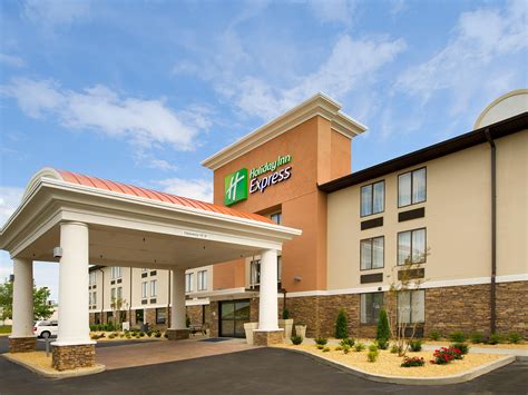 Pet-Friendly Hotels in Waldorf, Maryland | Holiday Inn Express Waldorf