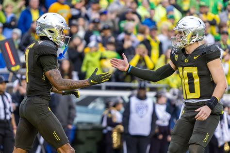 Bo Nix, Tez Johnson lead No. 6 Oregon football in most lopsided win in ...