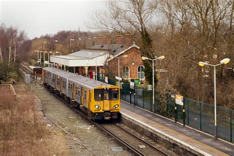 Ormskirk Railway Station © David Dixon cc-by-sa/2.0 :: Geograph Britain ...