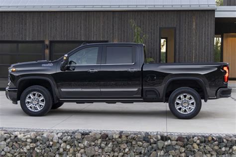 2024 Chevy Silverado HD Debuts As Updated Super Duty Rival