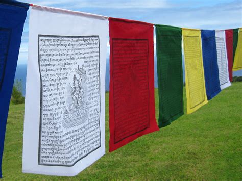 Tibetan Prayer Flags, string of 25 large flag in high grade cotton | tibetanincense