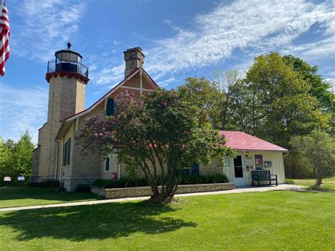 Northern Michigan Lighthouses - Northern Michigan Guides