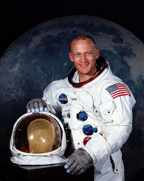 Buzz Aldrin: Entérate De Toda La Historia De Este Astronauta