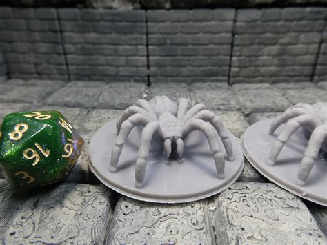 Giant Spider Miniatures Set of 2 DnD Dungeons and Dragons | Etsy