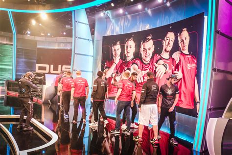 How Esports Teams Decide to Expand Into New Games – Game Drive LLC