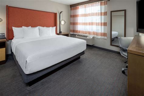 La Quinta Inn & Suites by Wyndham LAX Los Angeles, California, US ...