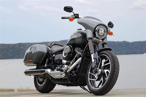 2022 Harley-Davidson Sport Glide (bike review)