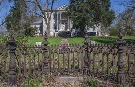 Incredible stories behind abandoned American stately homes | lovemoney.com