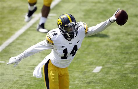 Iowa's defense looks strong heading into 2016 - Sports Illustrated