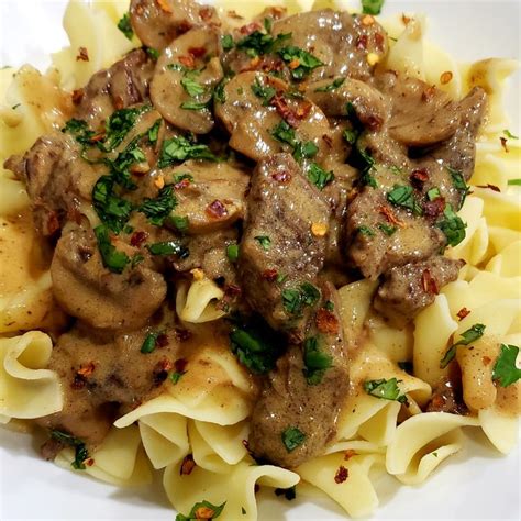 SLOW COOKER BEEF STROGANOFF