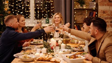 Consejos para sobrevivir a la cena de Navidad sin sentirse mal