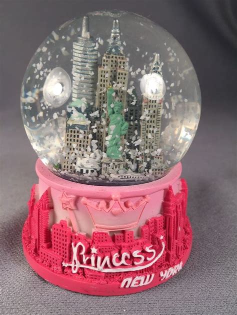 New York City Princess Snow Globe Statue Of Liberty Pink | Snow globes, Statue of liberty, Globe