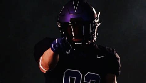 Furman unveils dazzling new all-black uniform - Footballscoop