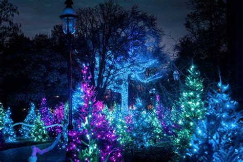 Check Out The 11 Best Christmas Light Displays In Missouri