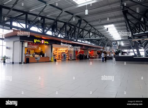 The Shops At The Ottawa MacDonald-Cartier Airport Canada Stock Photo, Royalty Free Image ...