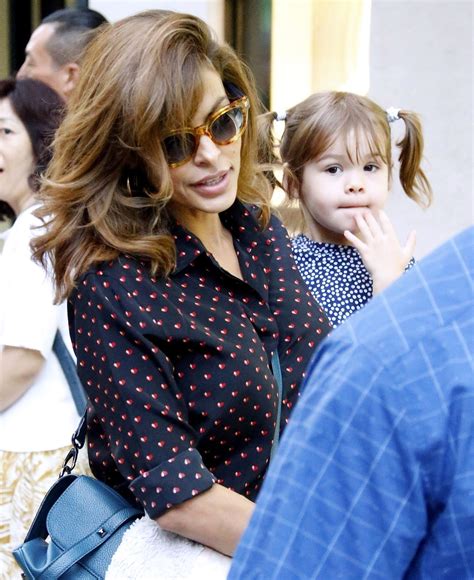 Ryan Gosling and Eva Mendes' Daughter Makes an Adorable Rare Appearance in NYC | Eva mendes hair ...