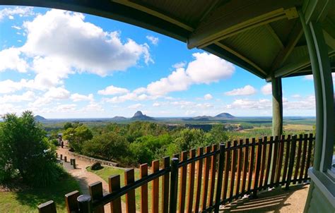 Glasshouse Mountain Lookout - Aussie Bushwalking