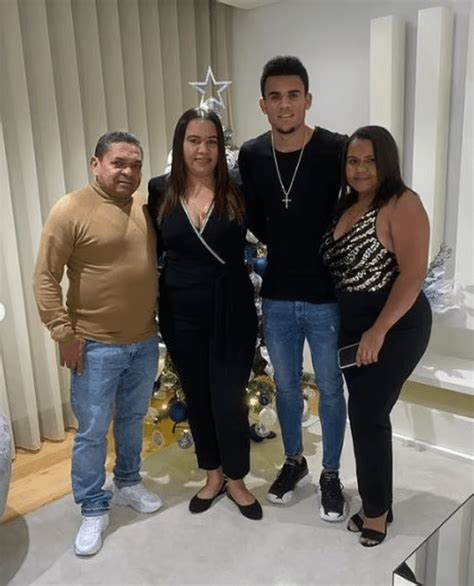 Liverpool star Luis Diaz's parents kidnapped in Colombia | Football ...