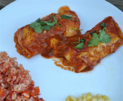 The Farm Girl Recipes: Red Chile Sauce Enchiladas