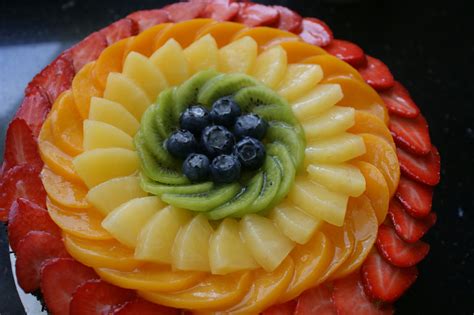 Vanillacream Cake with Fresh Fruit — Fresh Fruit Cakes | Fresh fruit cake, Fruit dishes, Fruit