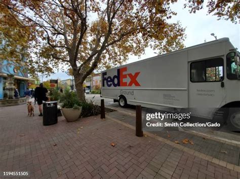 Fedex Truck Photos and Premium High Res Pictures - Getty Images