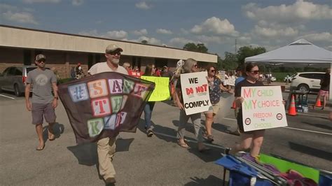 Crowd shows up to Johnston County Board of Education meeting for mask discussion - ABC11 Raleigh ...