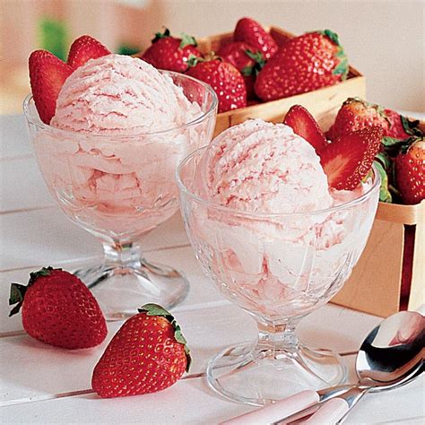 Best Strawberry Ice Cream Recipe: How to Make It