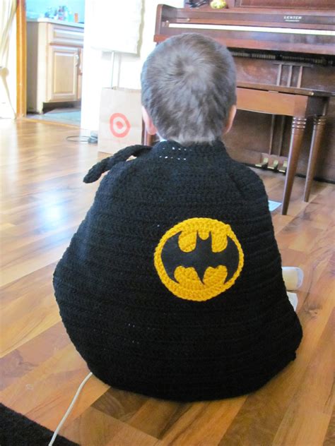 Laura Michels - Crazy Crochet Lady: Batman Cape!