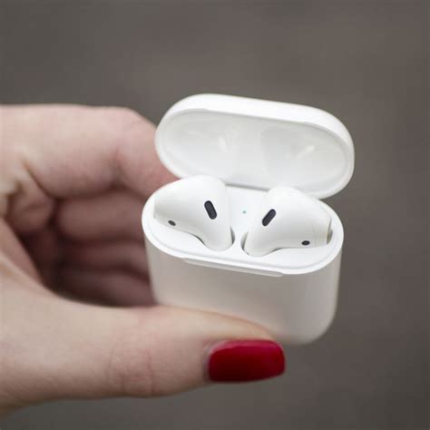 Apple AirPods Review: Sound That’s Just Okay