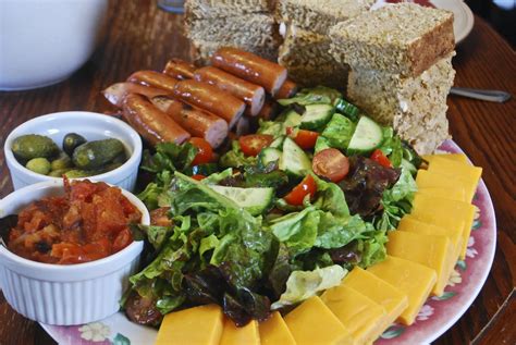 "Point-less" Meals: Ploughman's Platter