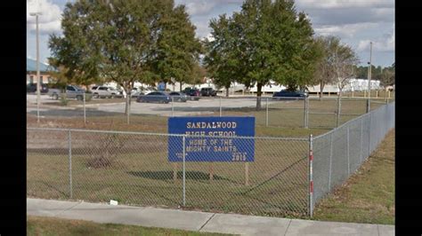 Sandalwood High School increasing security, wanding students, following possible threat – 104.5 WOKV