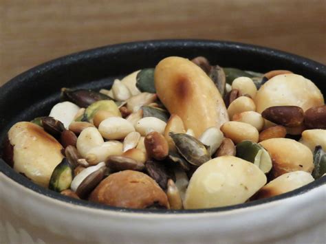 Nut And Seed Snack - Banting Recipes