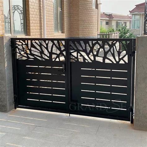 Latest Outdoor Main Iron Gate Designs Modern Private Metal Aluminum Automatic Swing Gate for ...