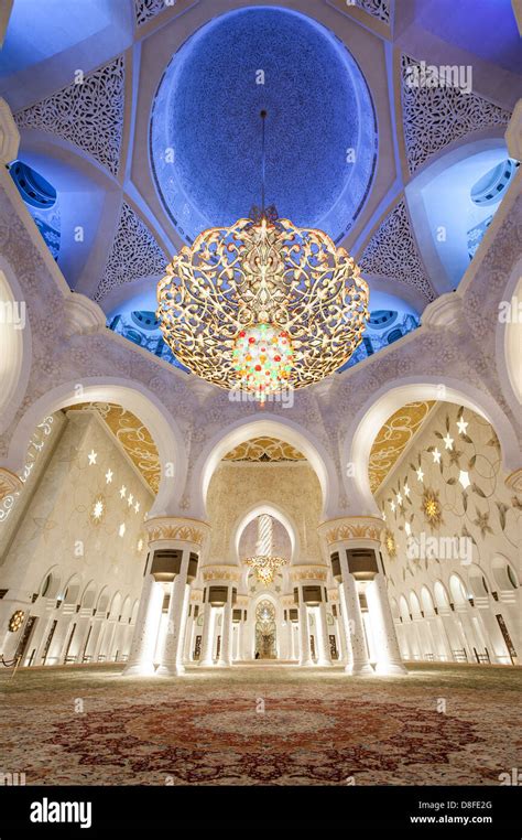 Inside the Sheikh Zayed Grand Mosque, Abu Dhabi, UAE Stock Photo - Alamy