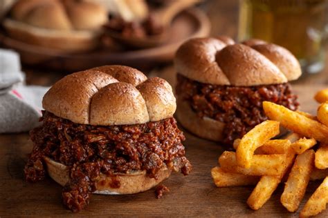 Bbq beef sandwiches or pulled beef, a great barbecue beef recipe.