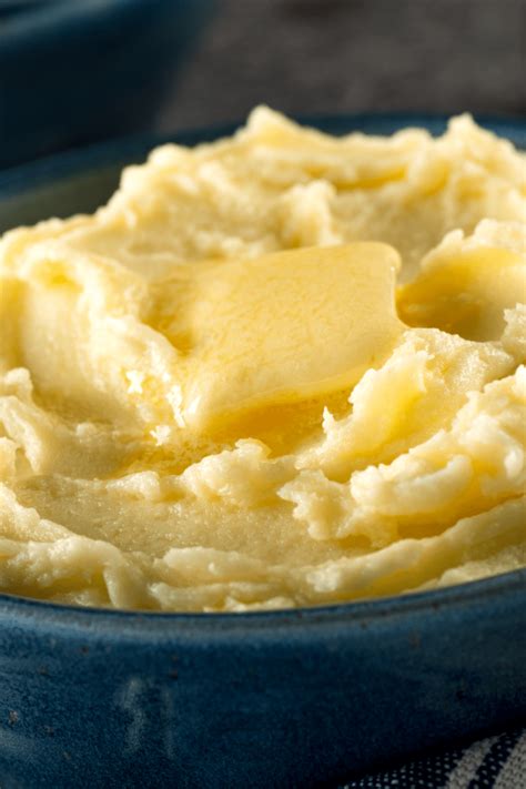 How To Thicken Mashed Potatoes (7 Simple Ways) - Insanely Good