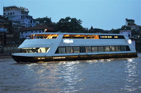 Alaknanda: Varanasi Luxury Cruise in River Ganga - Tusk Travel