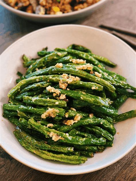 Stir-Fried Garlic Green Beans (3 Ingredients ONLY!) - Tiffy Cooks