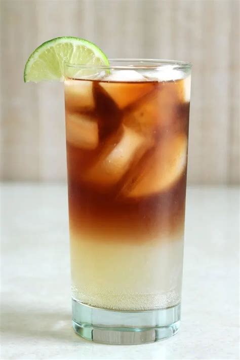 Dark 'n' Stormy Classic Cocktail - Mix That Drink