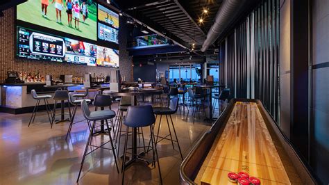 top golf schaumburg - Doug Lavelle