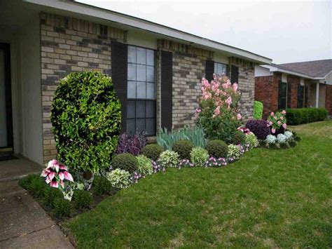 Front Yard Landscaping Ideas For Ranch Style Homes | Front yard design, Home landscaping, Front ...